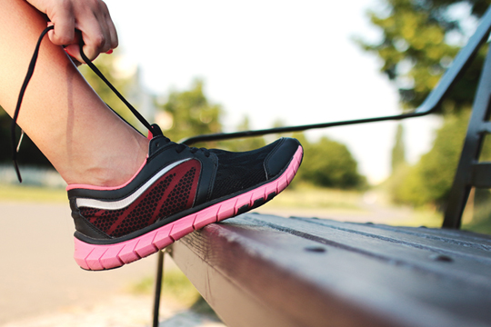 Supportive walking exercise shoes